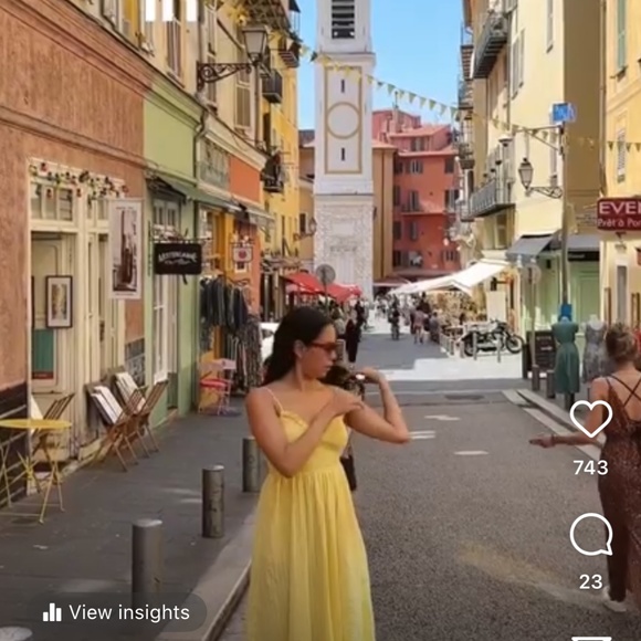 Yellow Dress - Picture 2 of 3